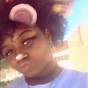 Meet your Posher, Kaia